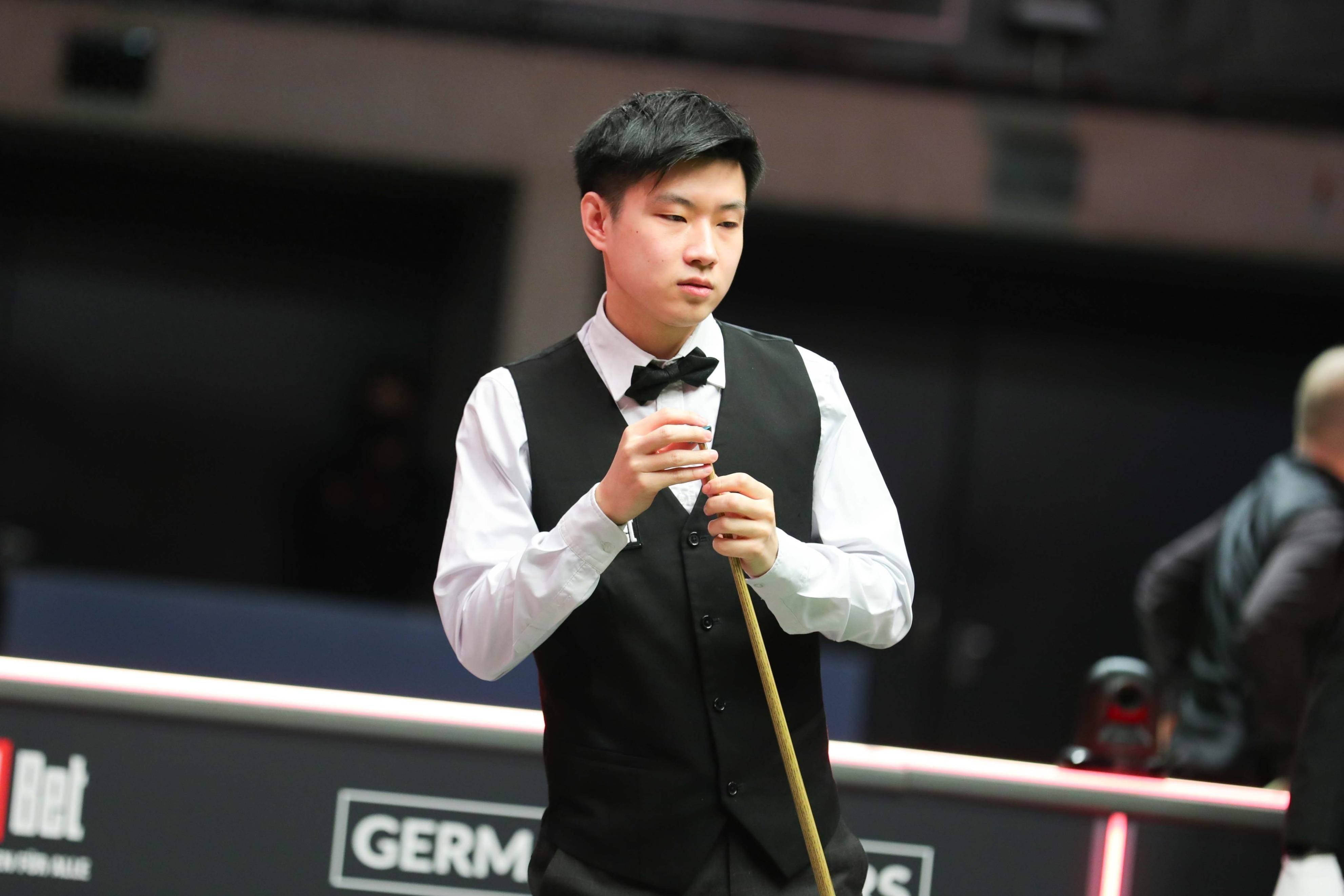 但周跃龙逐 但周跃龙逐