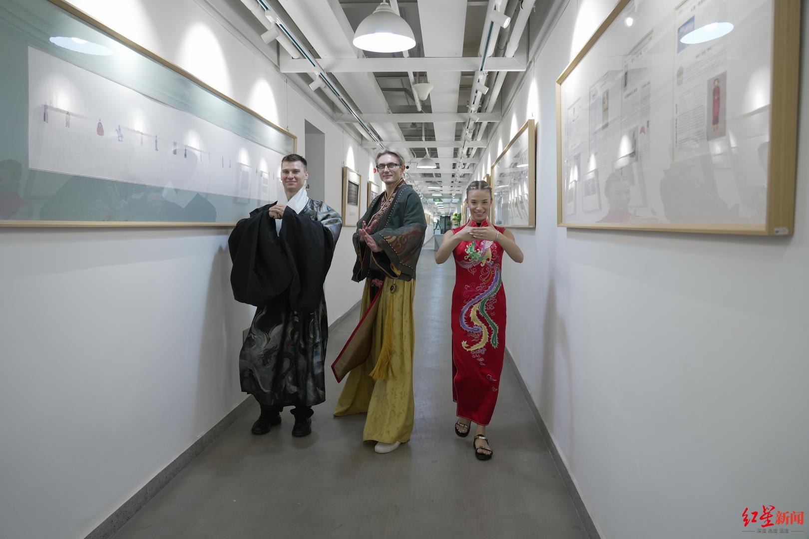 穿上汉服与, 名词 穿上汉服与, 名词