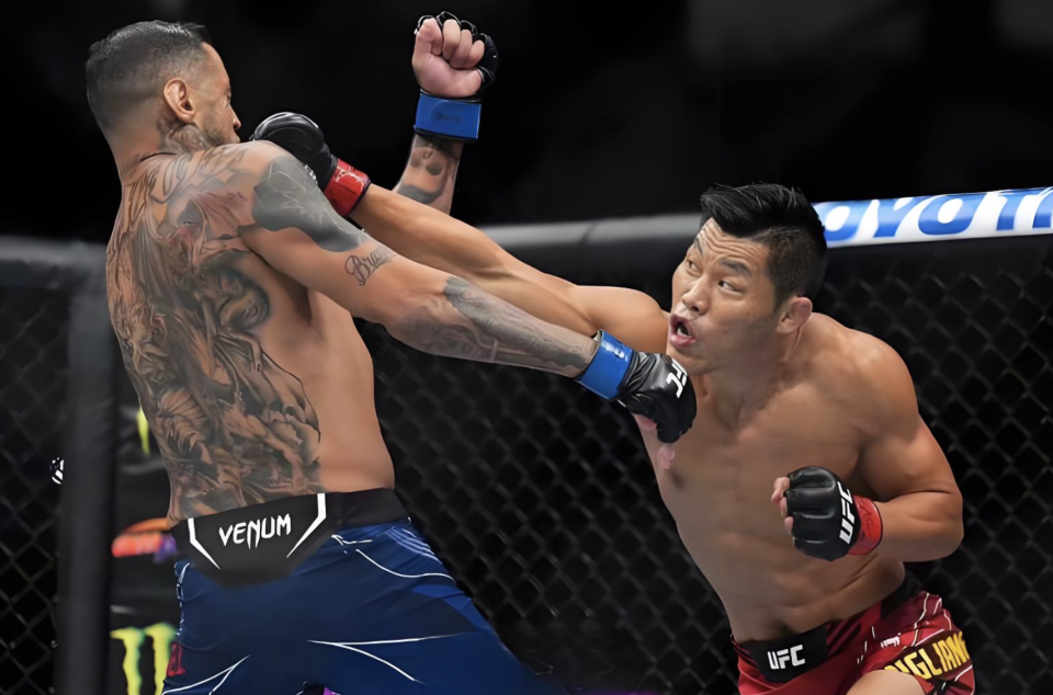 LKdEb, 是那个穿西 LKdEb, 是那个穿西