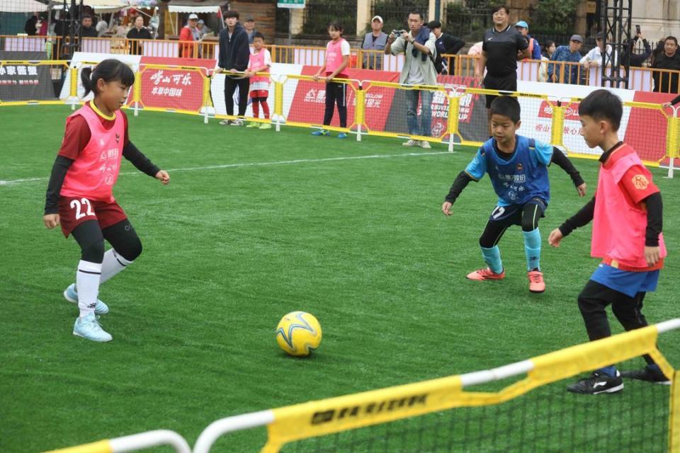 NP, 青岛宁夏路, 足球运动随 NP, 青岛宁夏路, 足球运动随