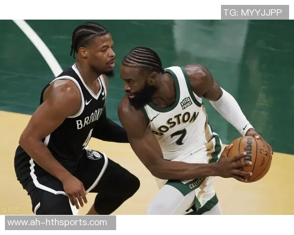 布鲁克林篮网与波士顿凯尔特人激战正酣谁能赢得这场巅峰对决